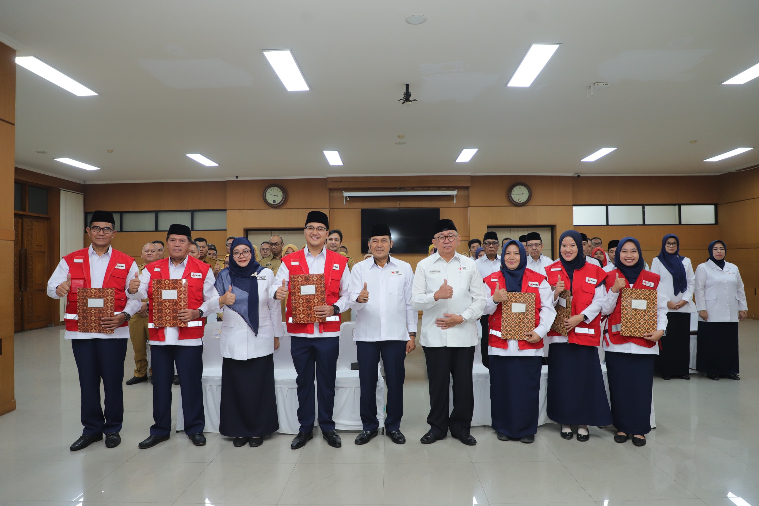 Foto Ketua PMI