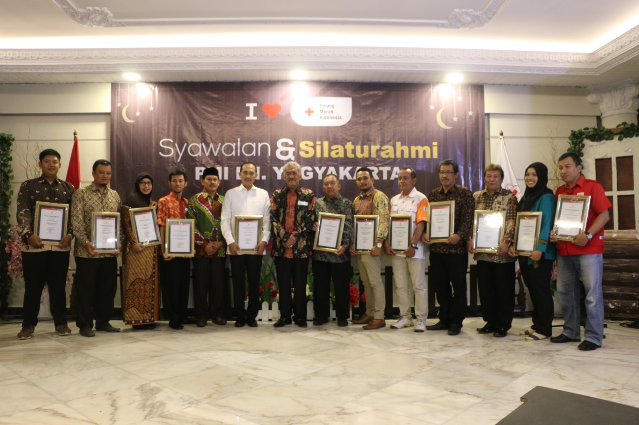 PMI Cimahi Beri Penghargaan Kepada 854 Personel Siaga Lebaran 2019