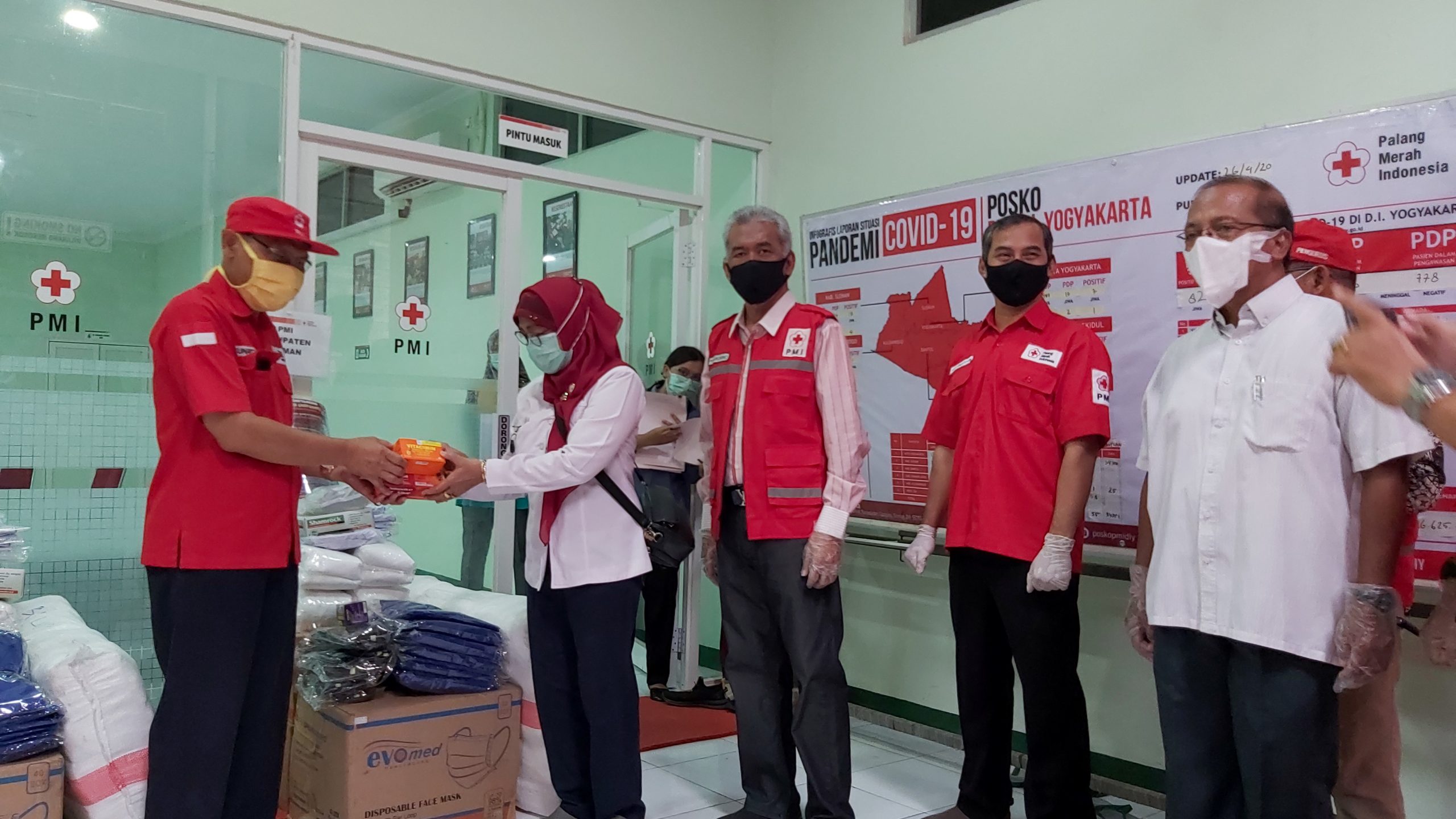 Respons COVID-19 PMI Cimahi Jangkau Ribuan Titik Layanan
